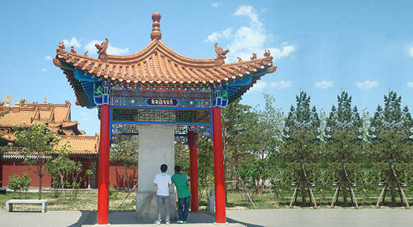 大召?gòu)V場(chǎng)四角涼亭